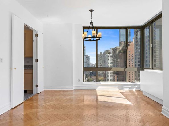 2 Columbus Avenue 20B, New York NY 10019