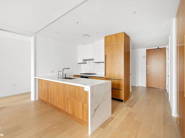 1 West End Avenue 28H, New York NY 10023