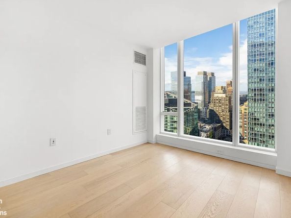 1 West End Avenue 28H, New York NY 10023