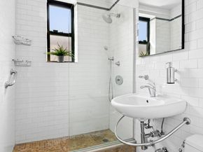 201 East 15th Street 7AJ, New York NY 10003