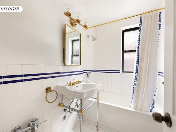 60 East 9th Street 325, New York NY 10003