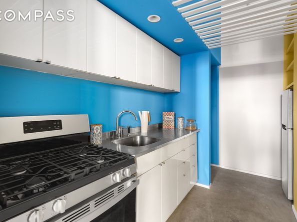 448 West 37th Street 12F, New York NY 10018