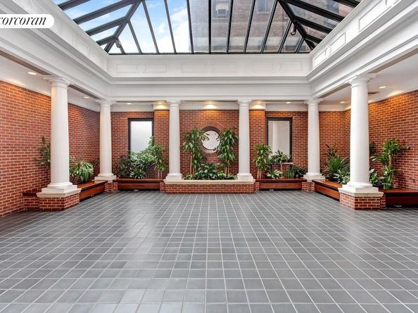 188 East 70th Street 19AB, New York NY 10021