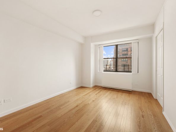 345 East 80th Street 15B, New York NY 10075