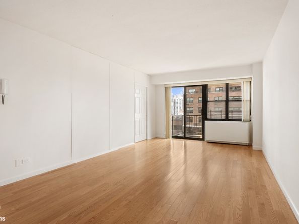 345 East 80th Street 15B, New York NY 10075