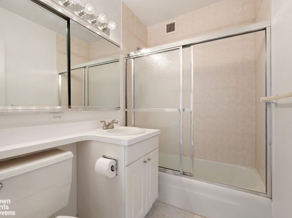 345 East 80th Street 15B, New York NY 10075