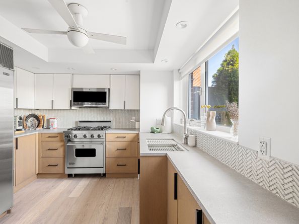 2 Charlton Street PH16F, New York NY 10014