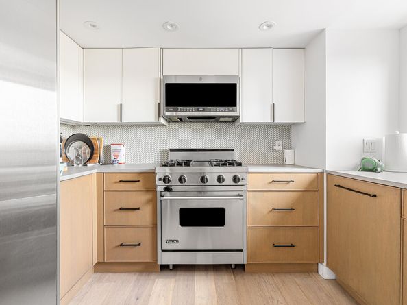 2 Charlton Street PH16F, New York NY 10014