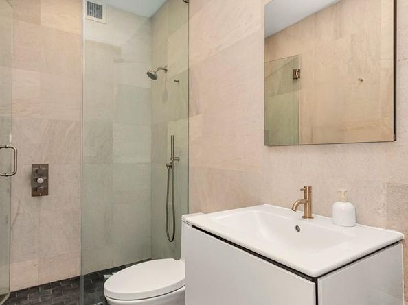 60 East 8th Street 31A, New York NY 10003