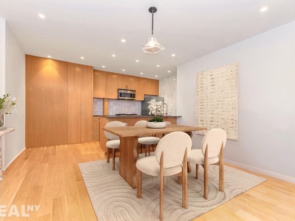 60 East 8th Street 31A, New York NY 10003