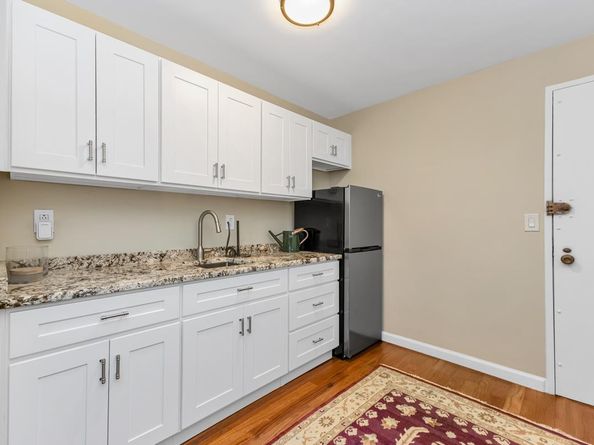 305 East 24th Street 19FGH, New York NY 10010