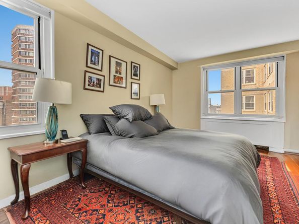 305 East 24th Street 19FGH, New York NY 10010