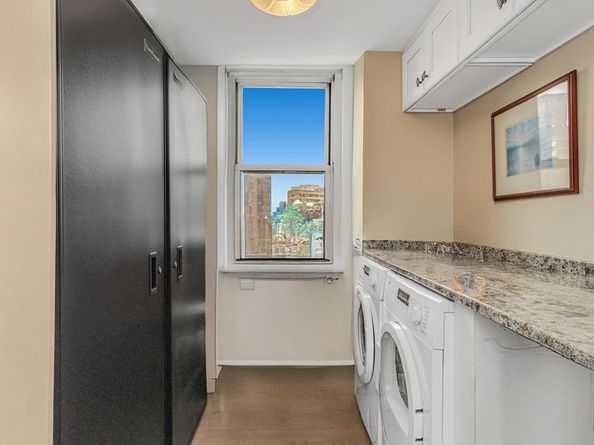 305 East 24th Street 19FGH, New York NY 10010