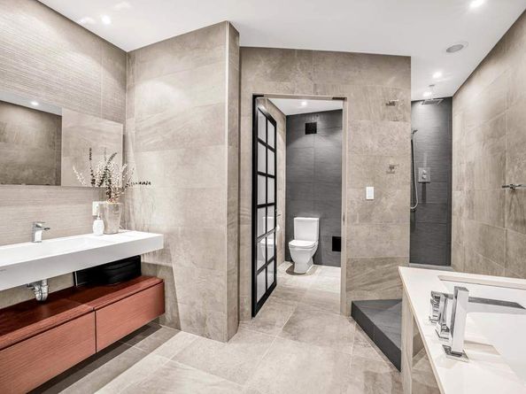 529 West 42nd Street 5R, New York NY 10036