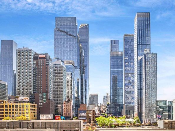 529 West 42nd Street 5R, New York NY 10036