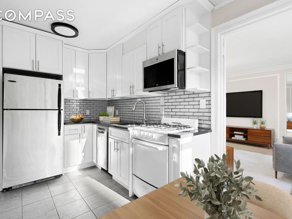 321 East 54th Street 10B, New York NY 10022