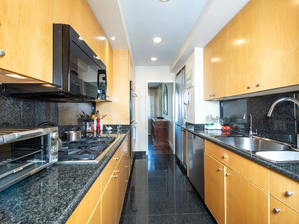 165 East 72nd Street 14D, New York NY 10021