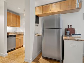 166 East 63rd Street 8L, New York NY 10065