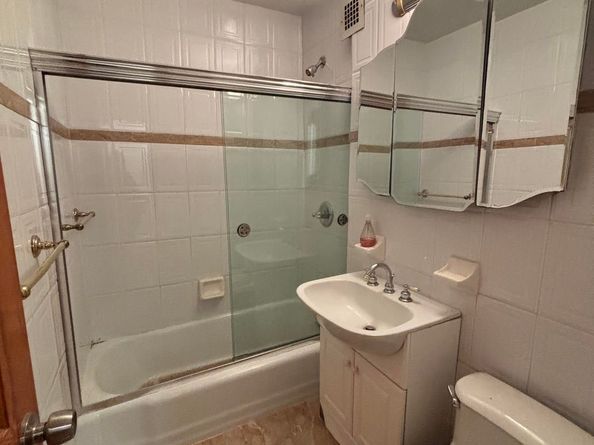 16 West 16th Street 3HN, New York NY 10011