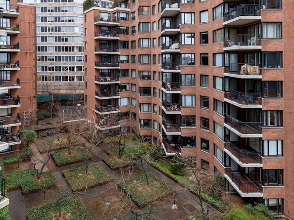 60 Sutton Place S 7FS, New York NY 10022