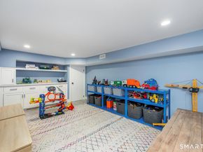 20 Walmsley Road, Darien CT 06820