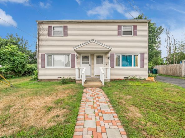 238 Larkin Court, Stratford CT 06615