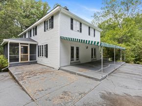 59 Snowberry Lane, New Canaan CT 06840