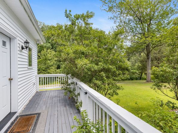59 Snowberry Lane, New Canaan CT 06840