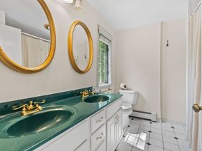 59 Snowberry Lane, New Canaan CT 06840