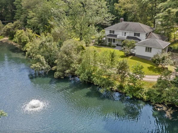 59 Snowberry Lane, New Canaan CT 06840