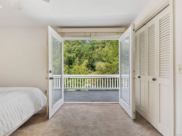 59 Snowberry Lane, New Canaan CT 06840