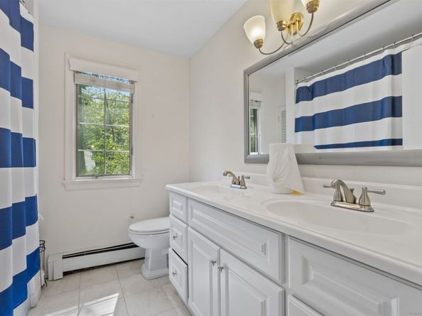 59 Snowberry Lane, New Canaan CT 06840