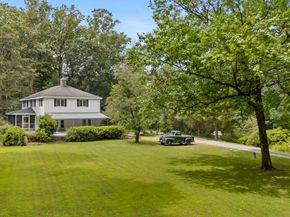 59 Snowberry Lane, New Canaan CT 06840