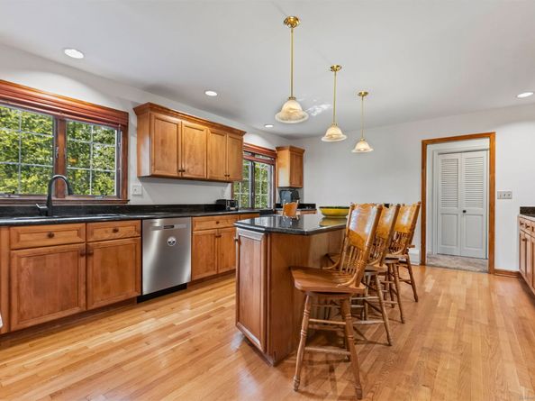 59 Snowberry Lane, New Canaan CT 06840