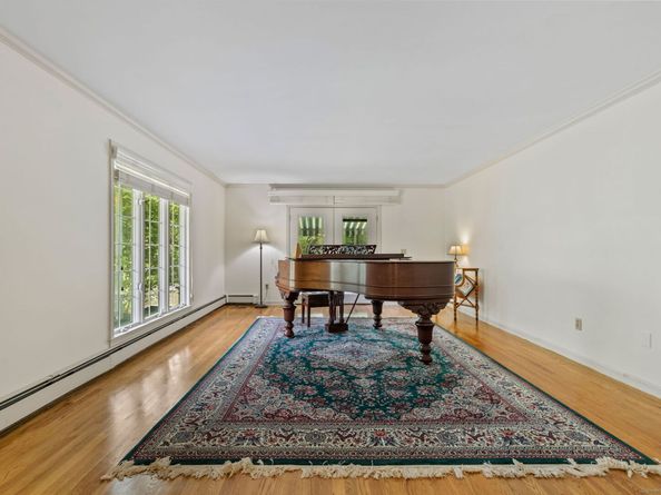 59 Snowberry Lane, New Canaan CT 06840