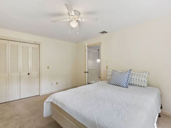 59 Snowberry Lane, New Canaan CT 06840