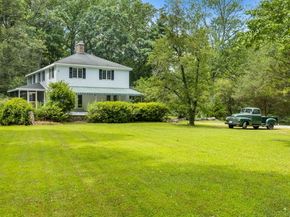 59 Snowberry Lane, New Canaan CT 06840