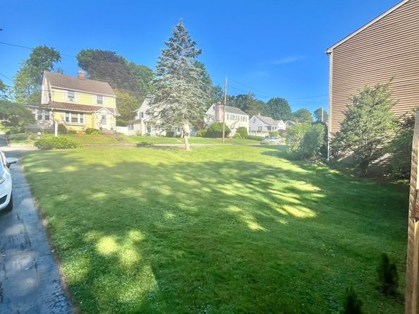 10 George Street, Trumbull CT 06611