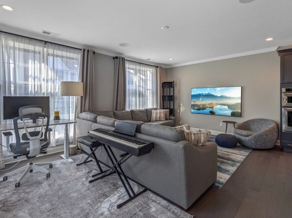 61 Brentwood Circle 66, Danbury CT 06810