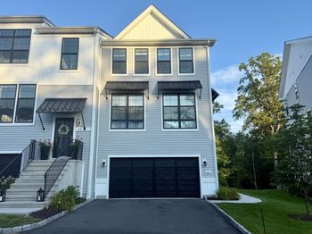 61 Brentwood Circle