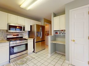 50 Katherine Court 50, Shelton CT 06484