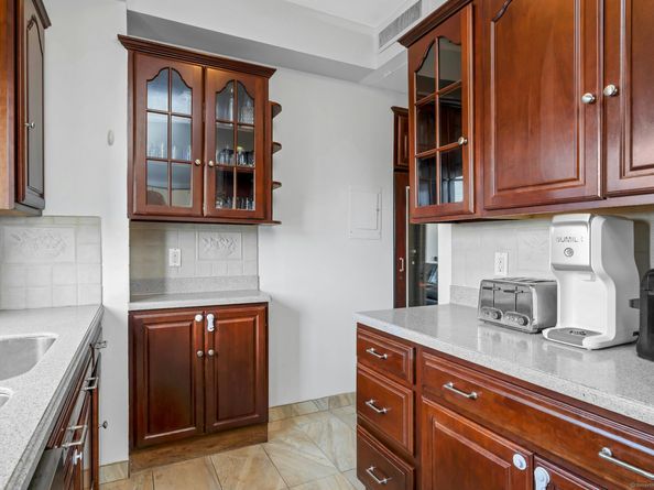 44 Strawberry Hill Avenue APT 12F, Stamford CT 06902