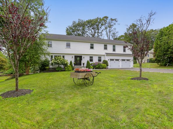 21 October Lane, Trumbull CT 06611