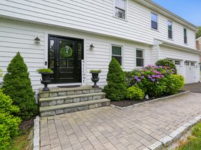 21 October Lane, Trumbull CT 06611