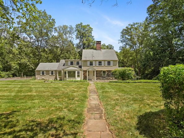 17 Huckleberry Lane, Weston CT 06883