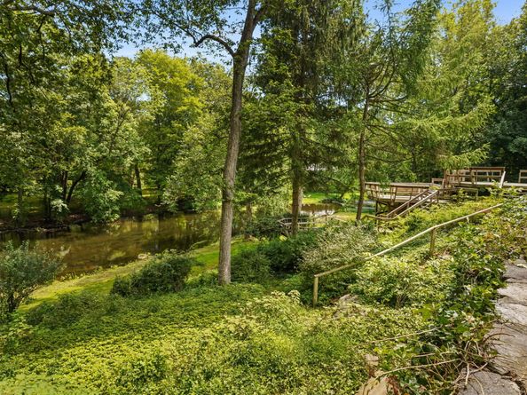 17 Huckleberry Lane, Weston CT 06883