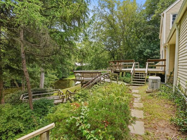 17 Huckleberry Lane, Weston CT 06883