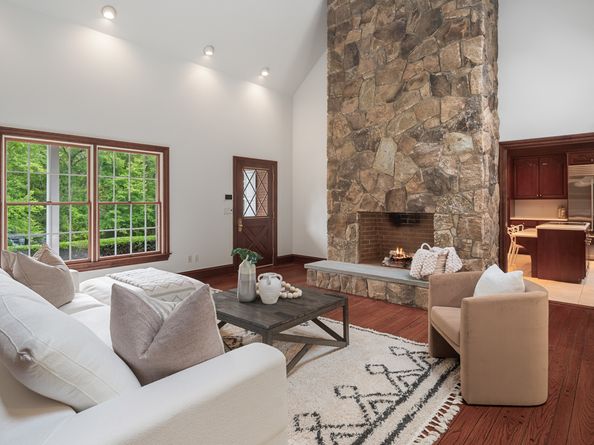 650 Laurel Road, New Canaan CT 06840