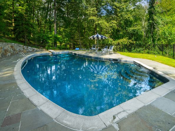 650 Laurel Road, New Canaan CT 06840