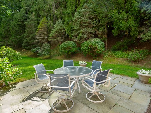650 Laurel Road, New Canaan CT 06840